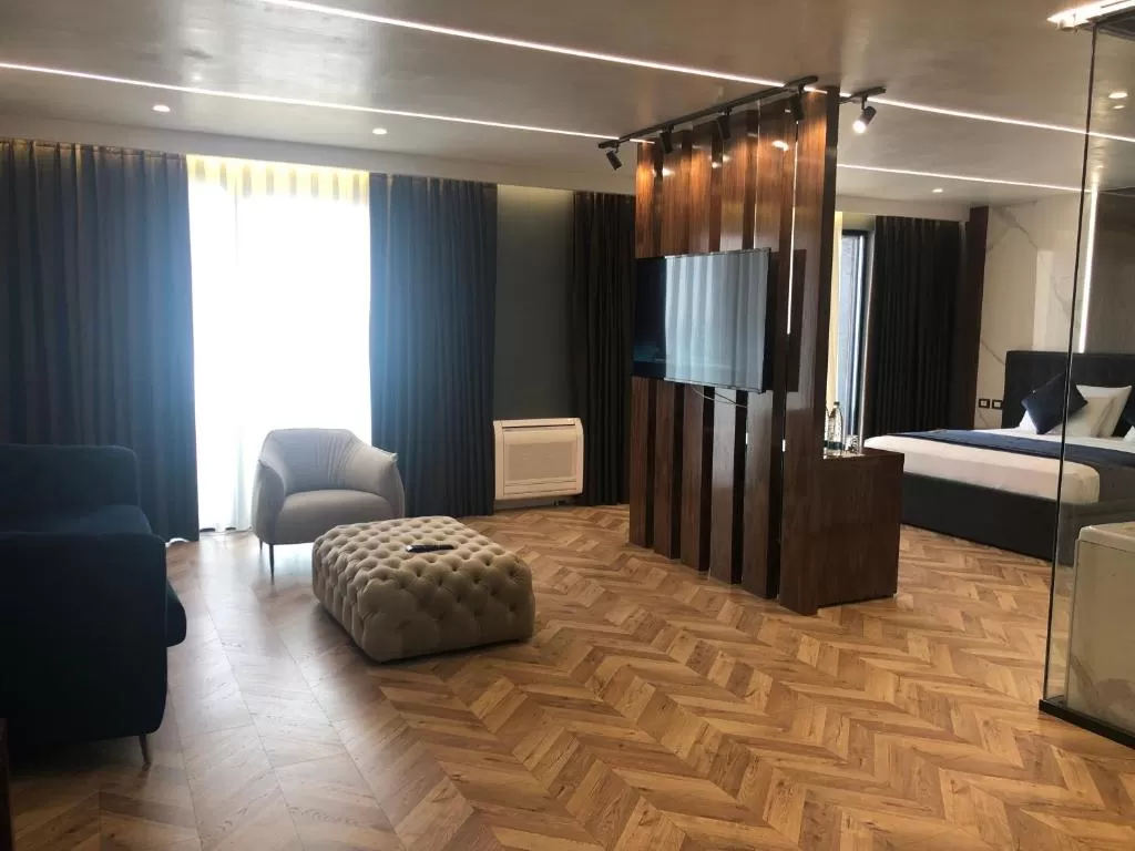 Royal G Hotel _ SPA 12 - SUITE 2.jpg